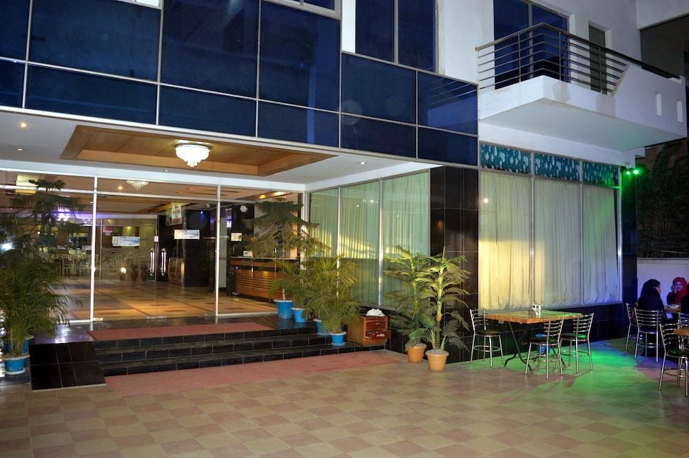 Uni Resort Кокс Базар Екстериор снимка
