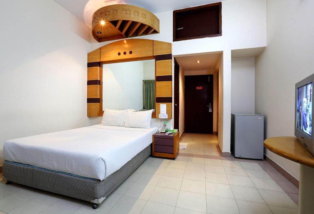 Uni Resort Кокс Базар Екстериор снимка