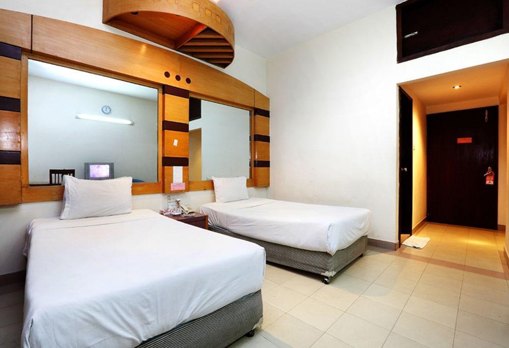 Uni Resort Кокс Базар Екстериор снимка