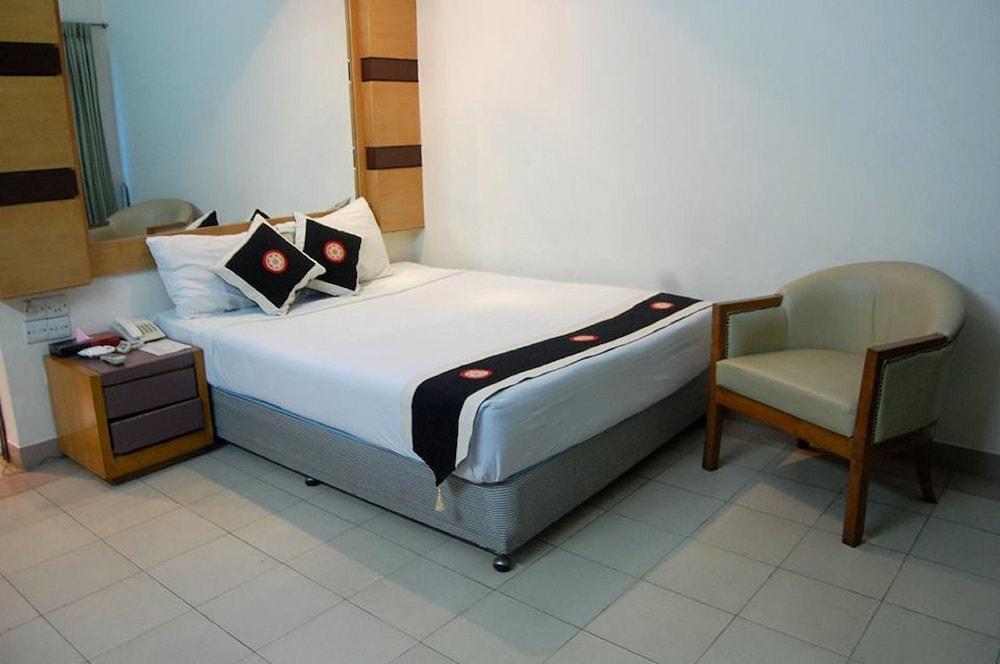 Uni Resort Кокс Базар Екстериор снимка