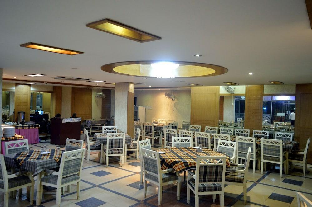 Uni Resort Кокс Базар Екстериор снимка