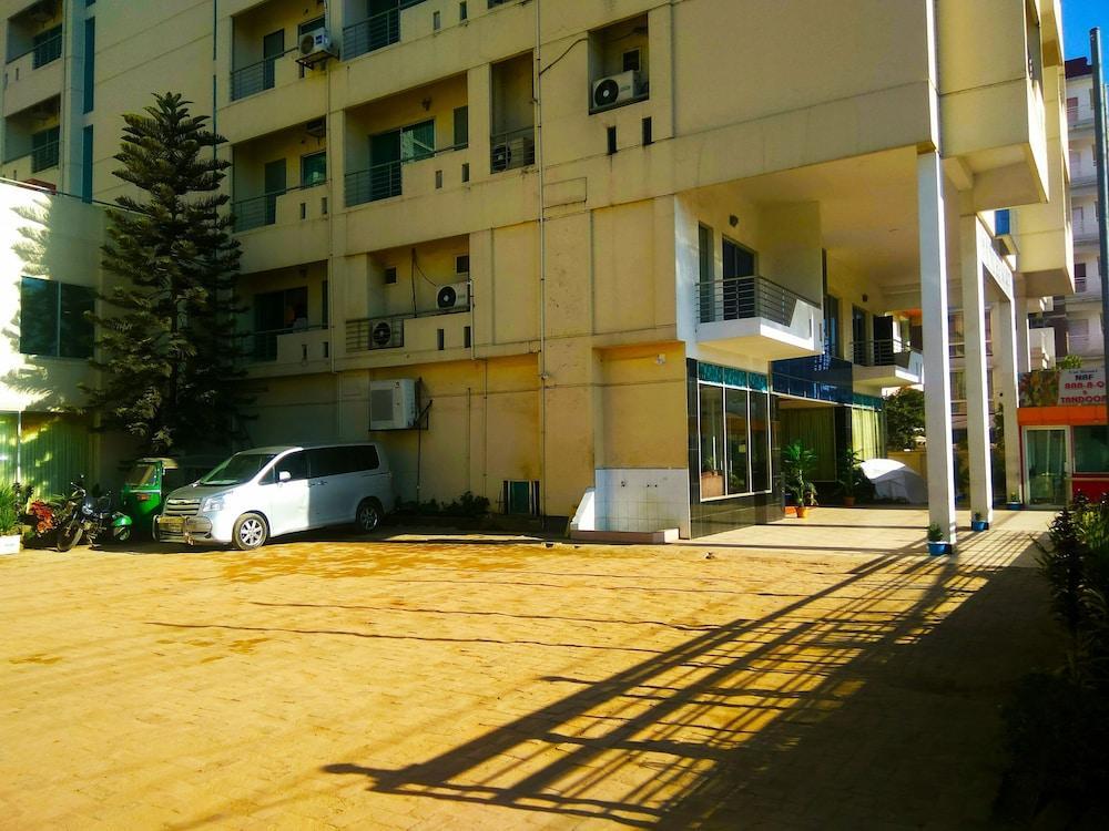Uni Resort Кокс Базар Екстериор снимка
